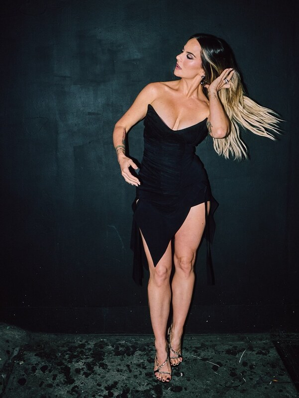 JoJo Levesque legs