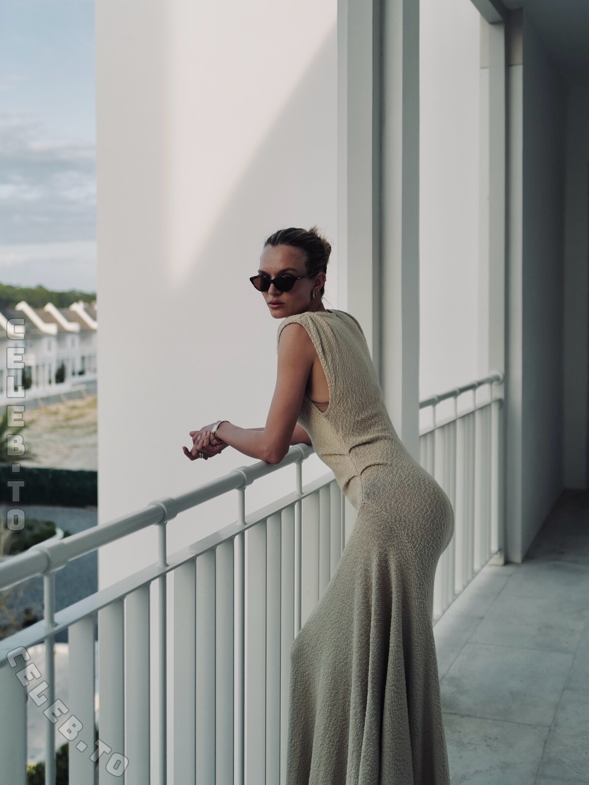 Josephine Skriver hands