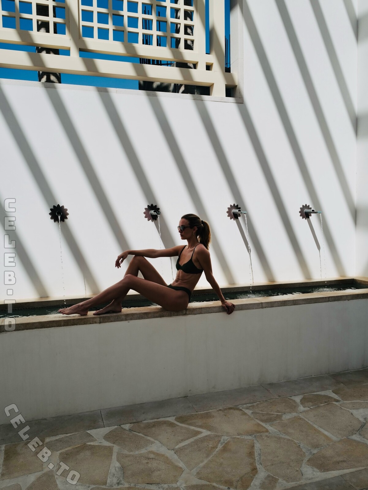 Josephine Skriver hands