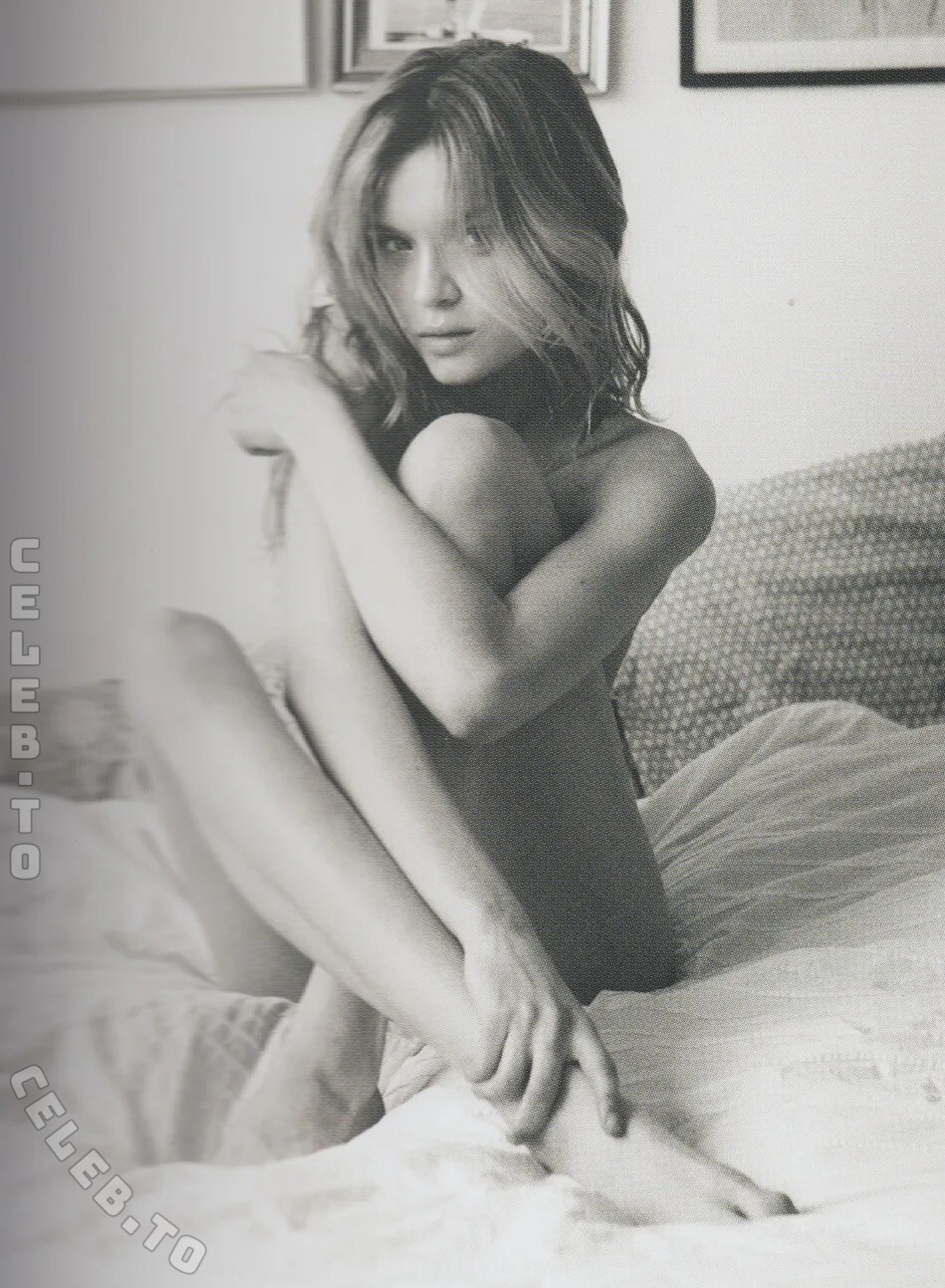 Josephine Skriver nude leaked photos