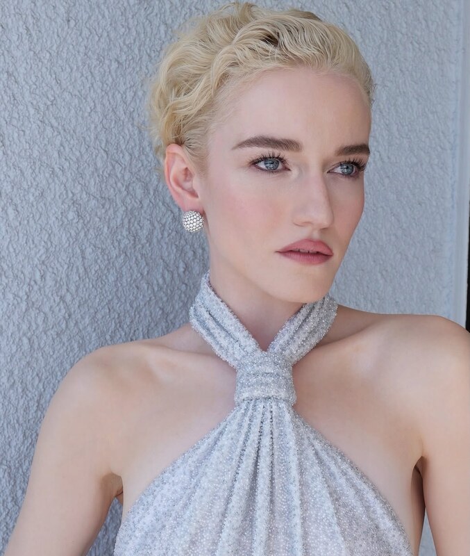 Julia Garner Nude Pics, Scenes and Porn