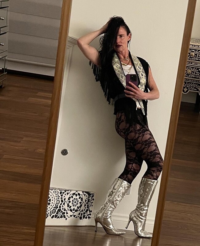 Juliette Lewis legs