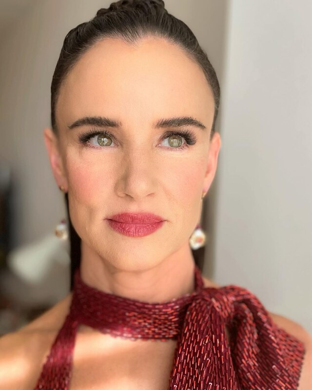 Juliette Lewis legs