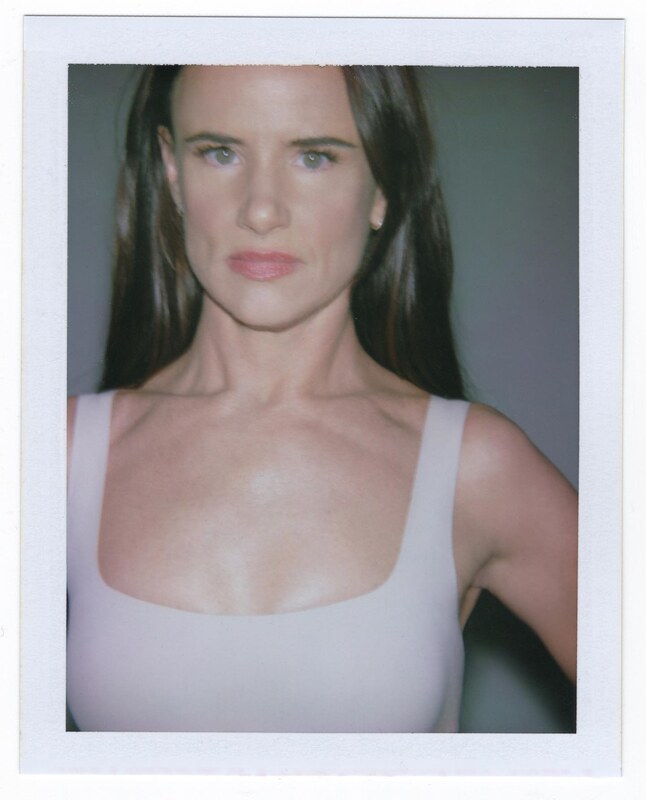Juliette Lewis hands