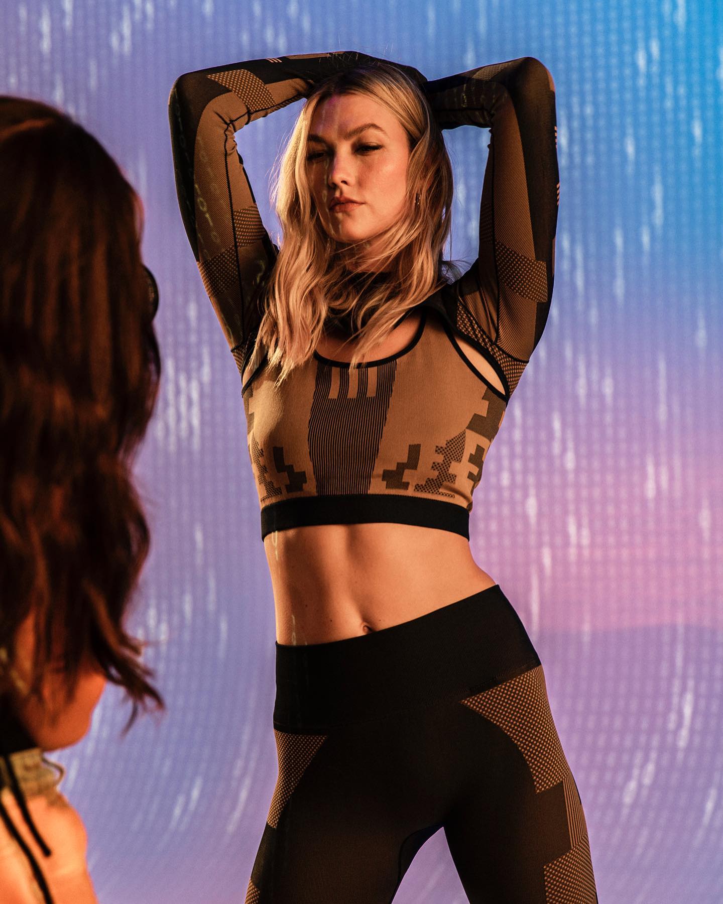 Karlie Kloss hands