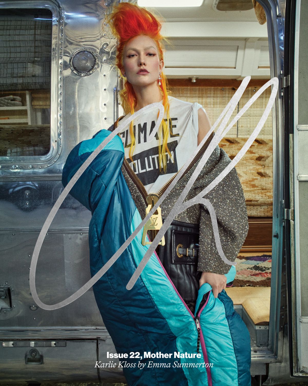 Karlie Kloss hands