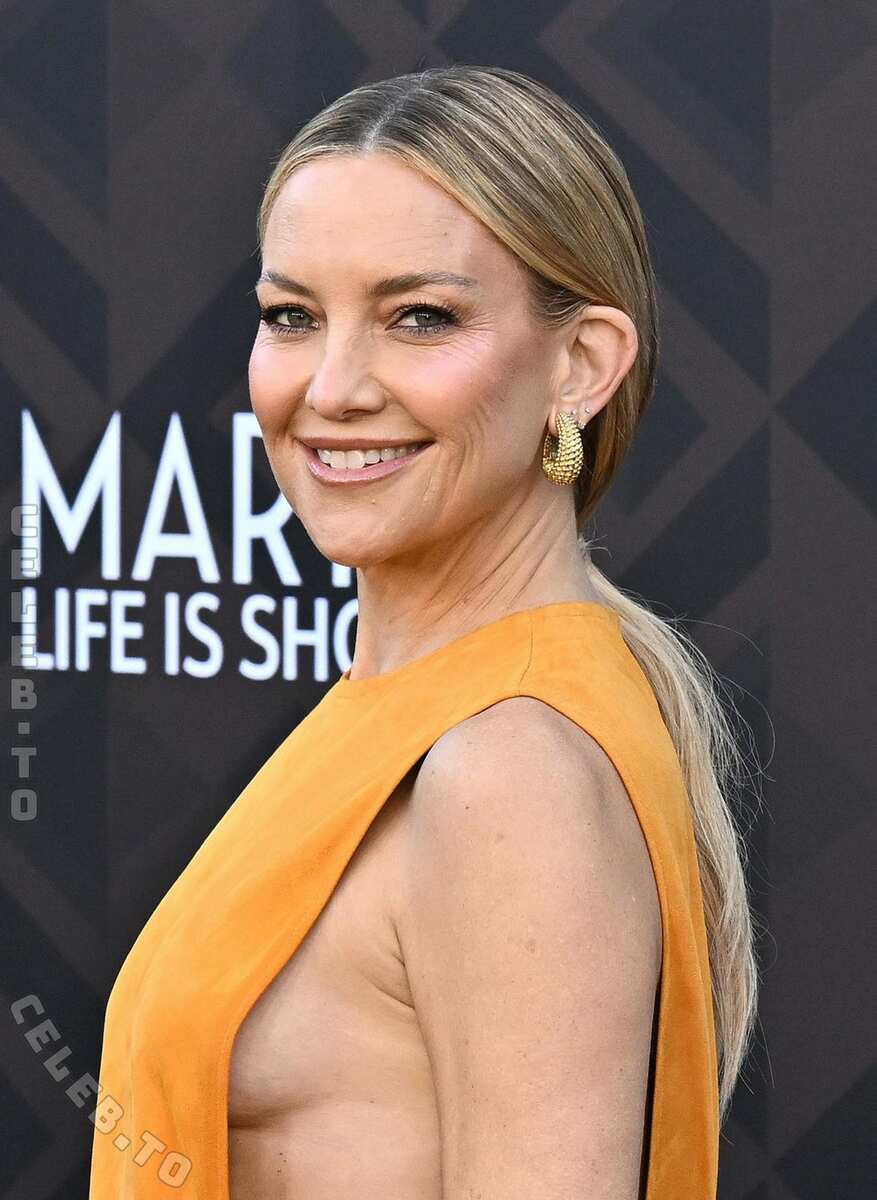 Kate Hudson legs