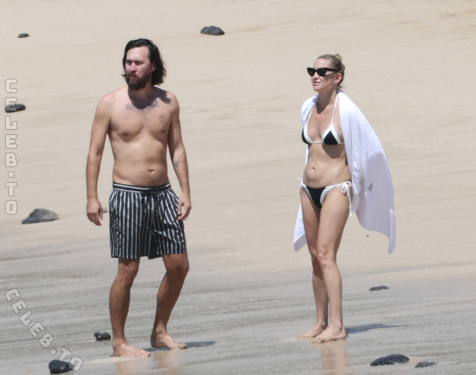 Kate Hudson hands