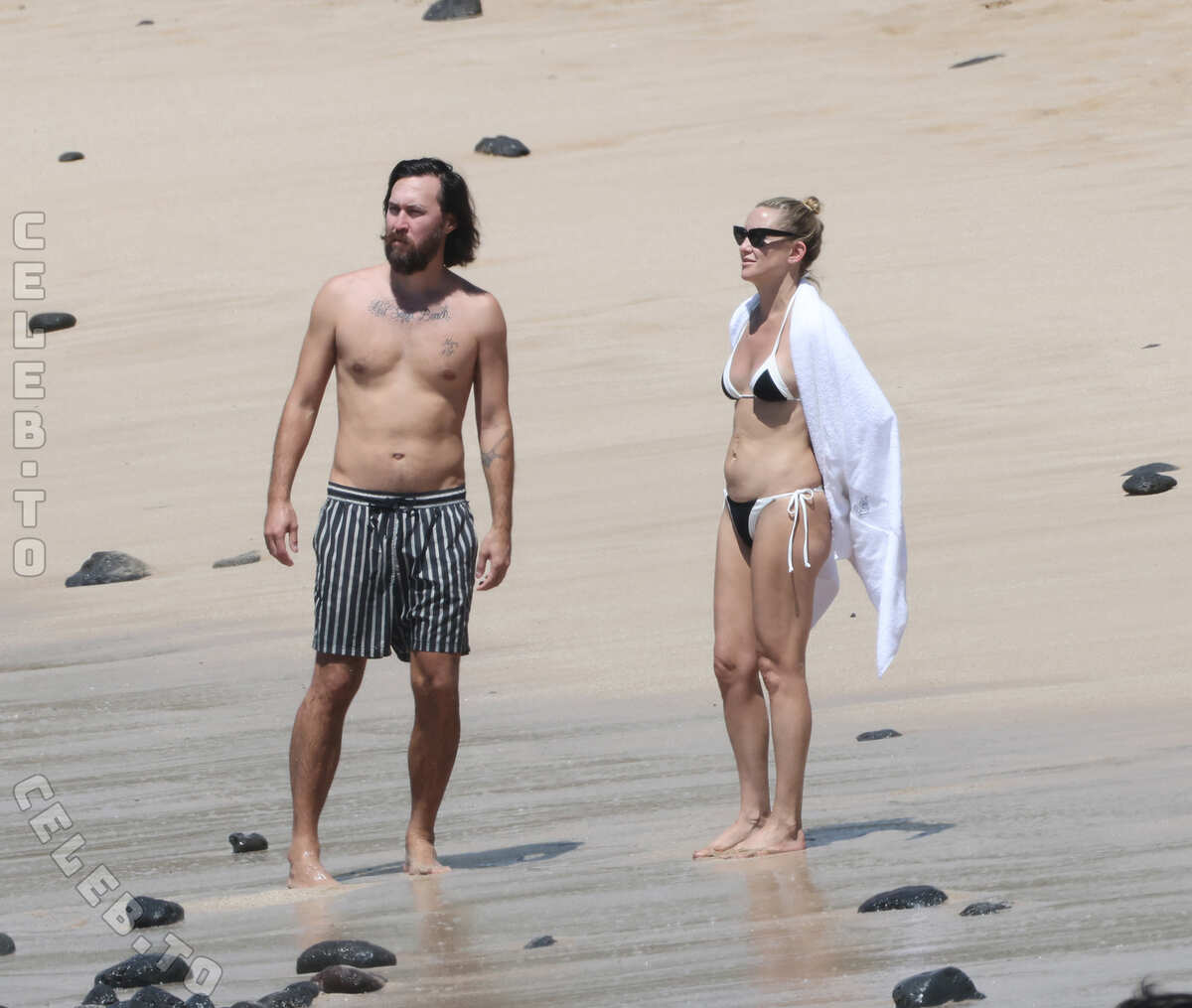 Kate Hudson hands