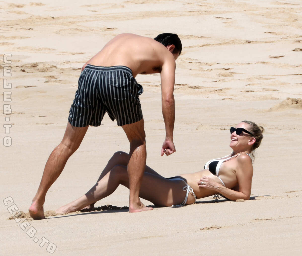 Kate Hudson hands