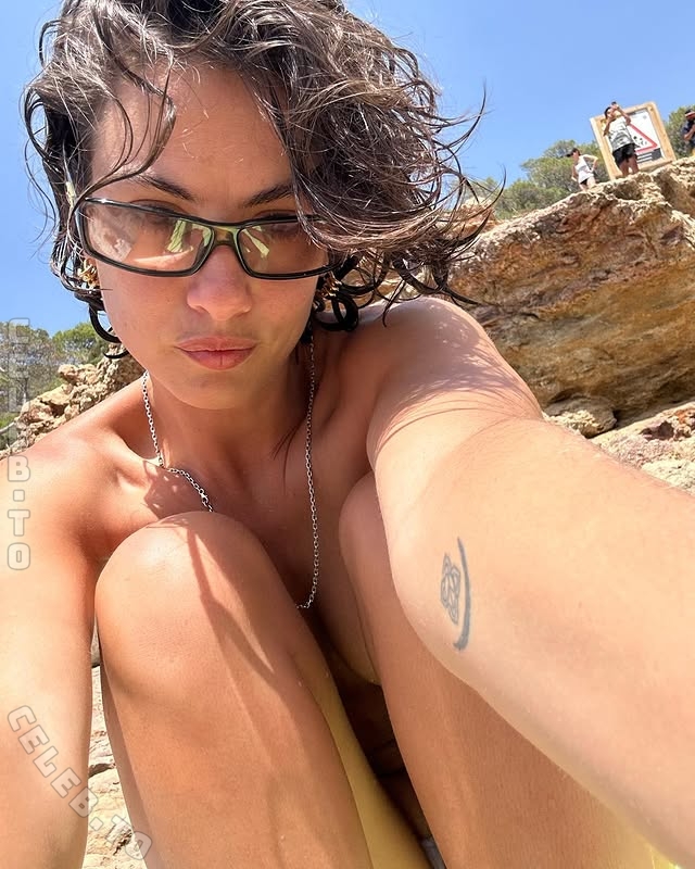 Katherine Henderson nude leaked photos