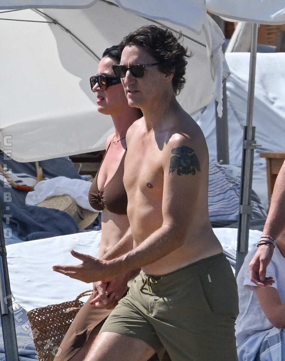 Katy Perry hands