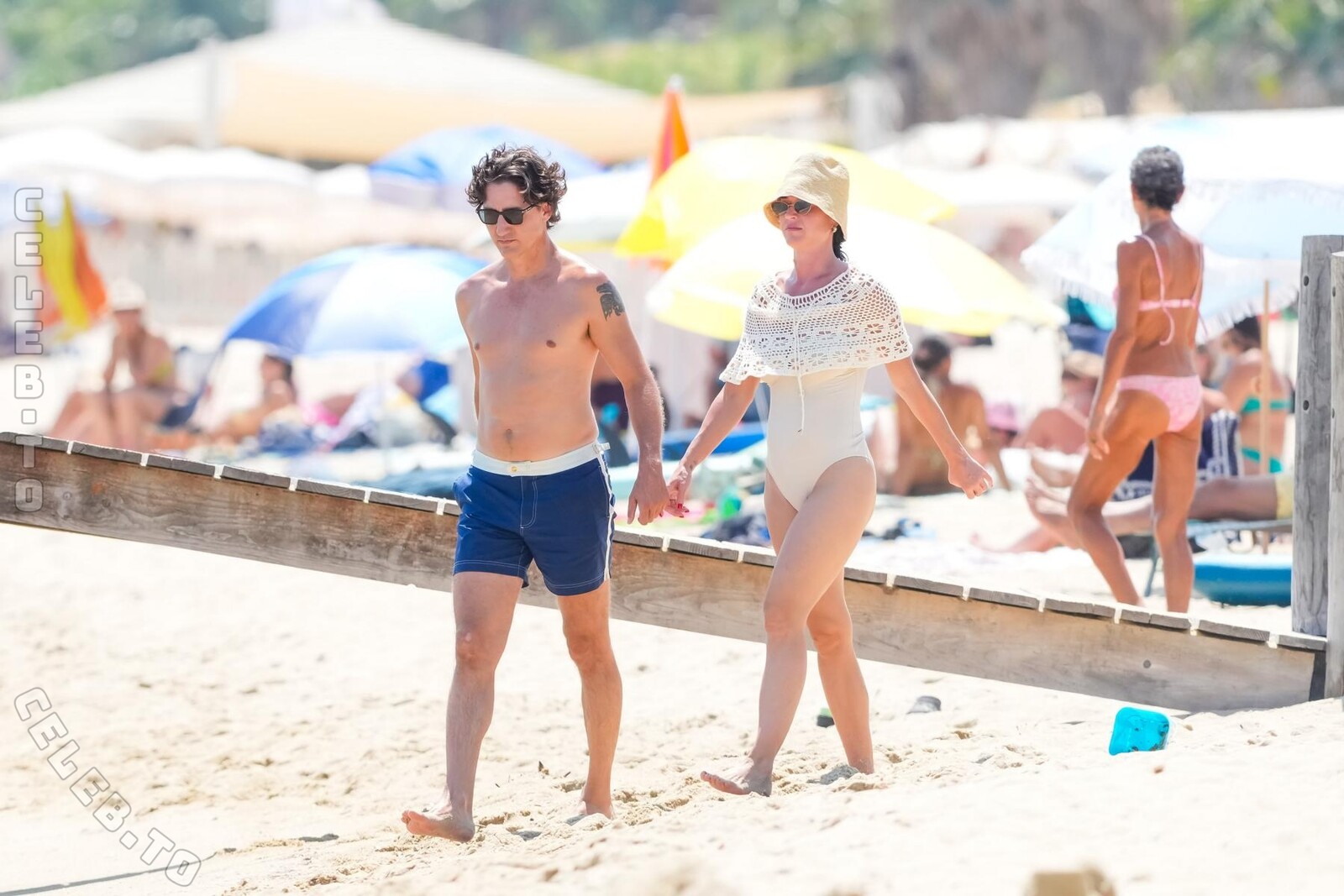 Katy Perry Nude Lesbo Party Pics Uncovered