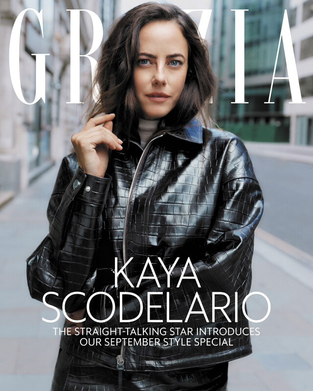 Kaya Scodelario hands