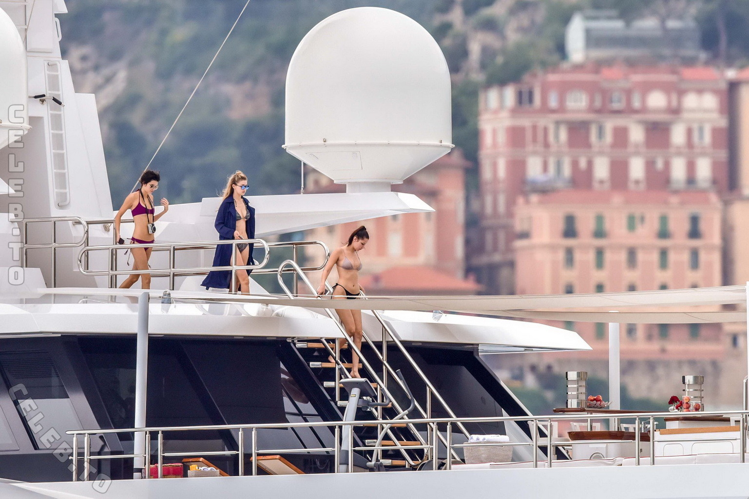 Kendall Jenner hands