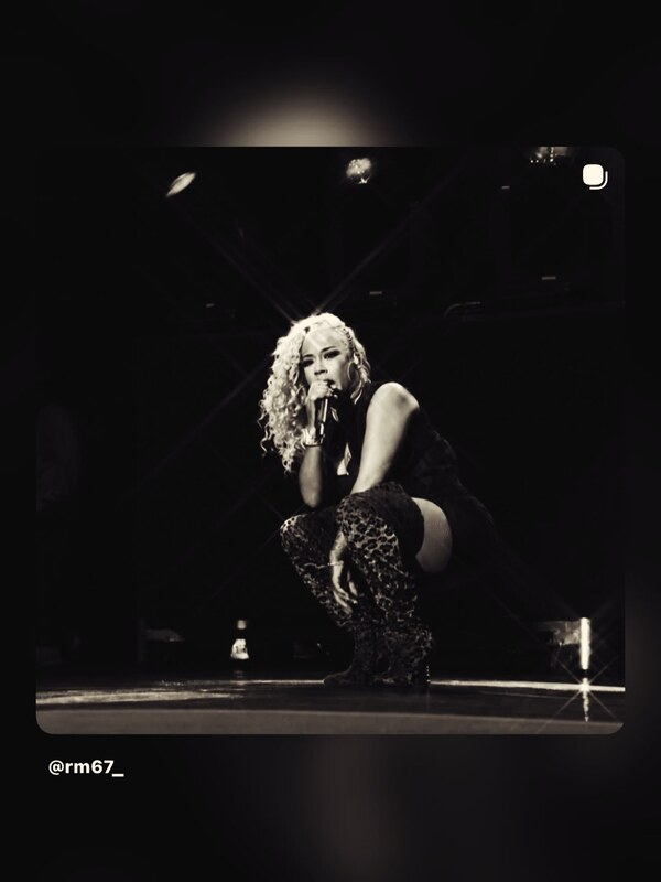 Keyshia Cole legs