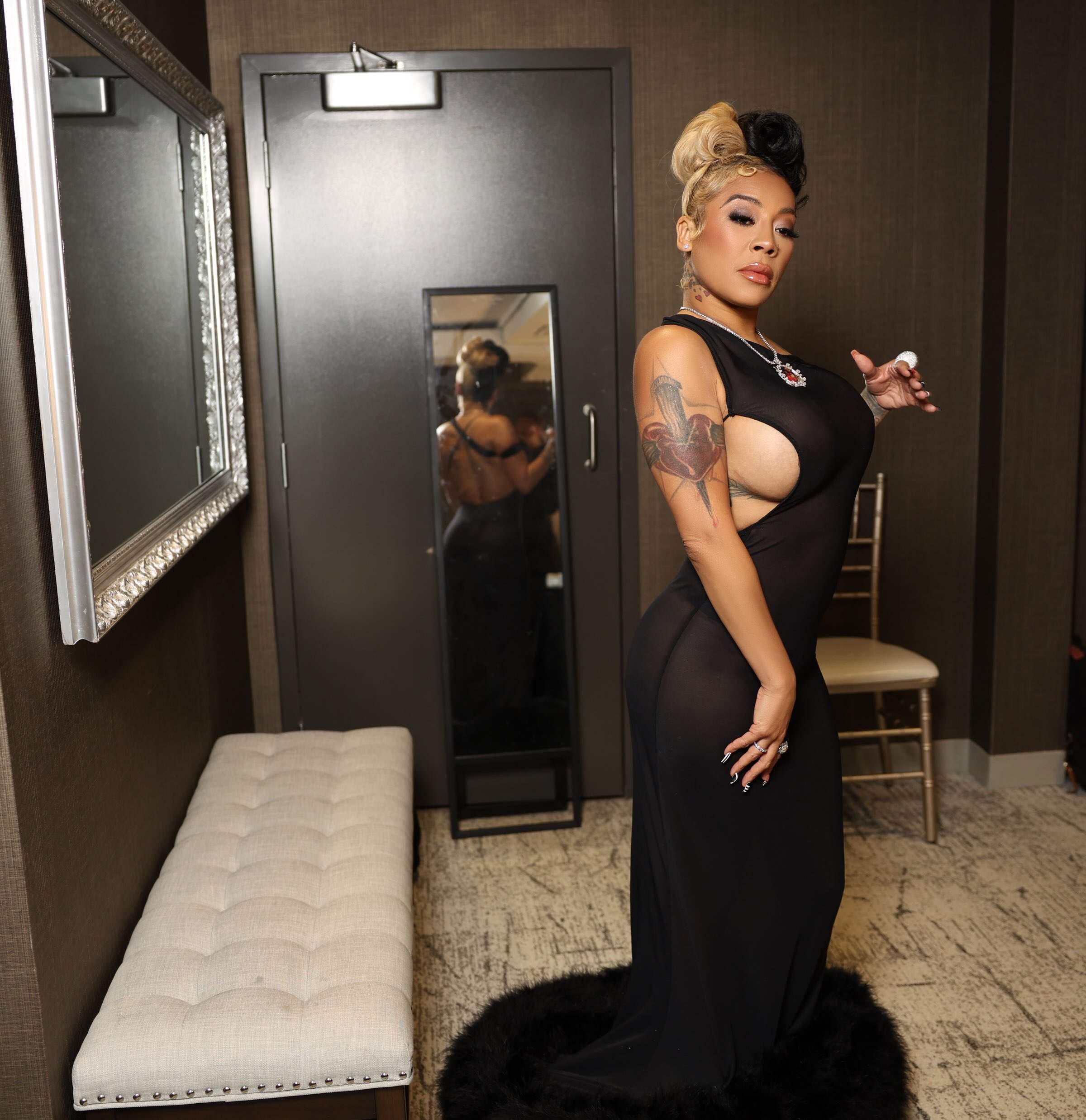 Keyshia Cole legs