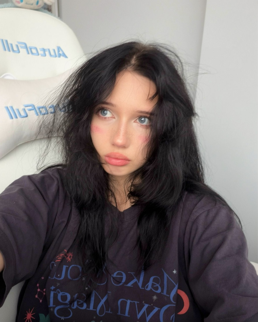 Kiko Baka Nude & Sexy OnlyFans (8 Photos)