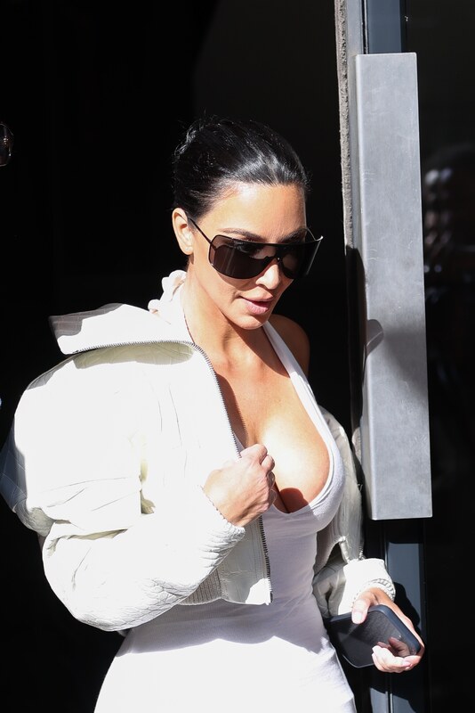 Kim Kardashian Hot (3 New Pictures)
