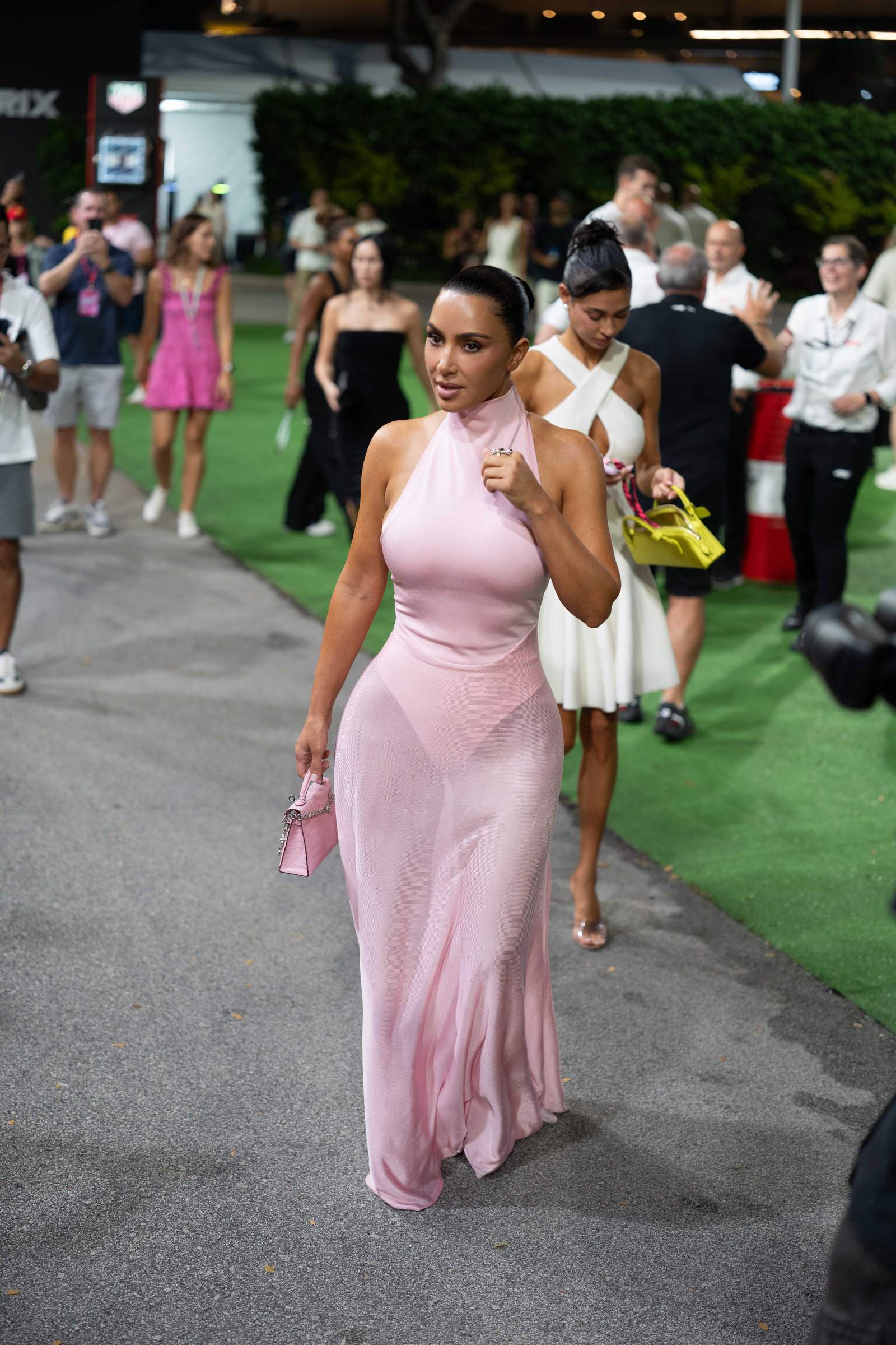 Kim Kardashian Hot (9 New Photos)