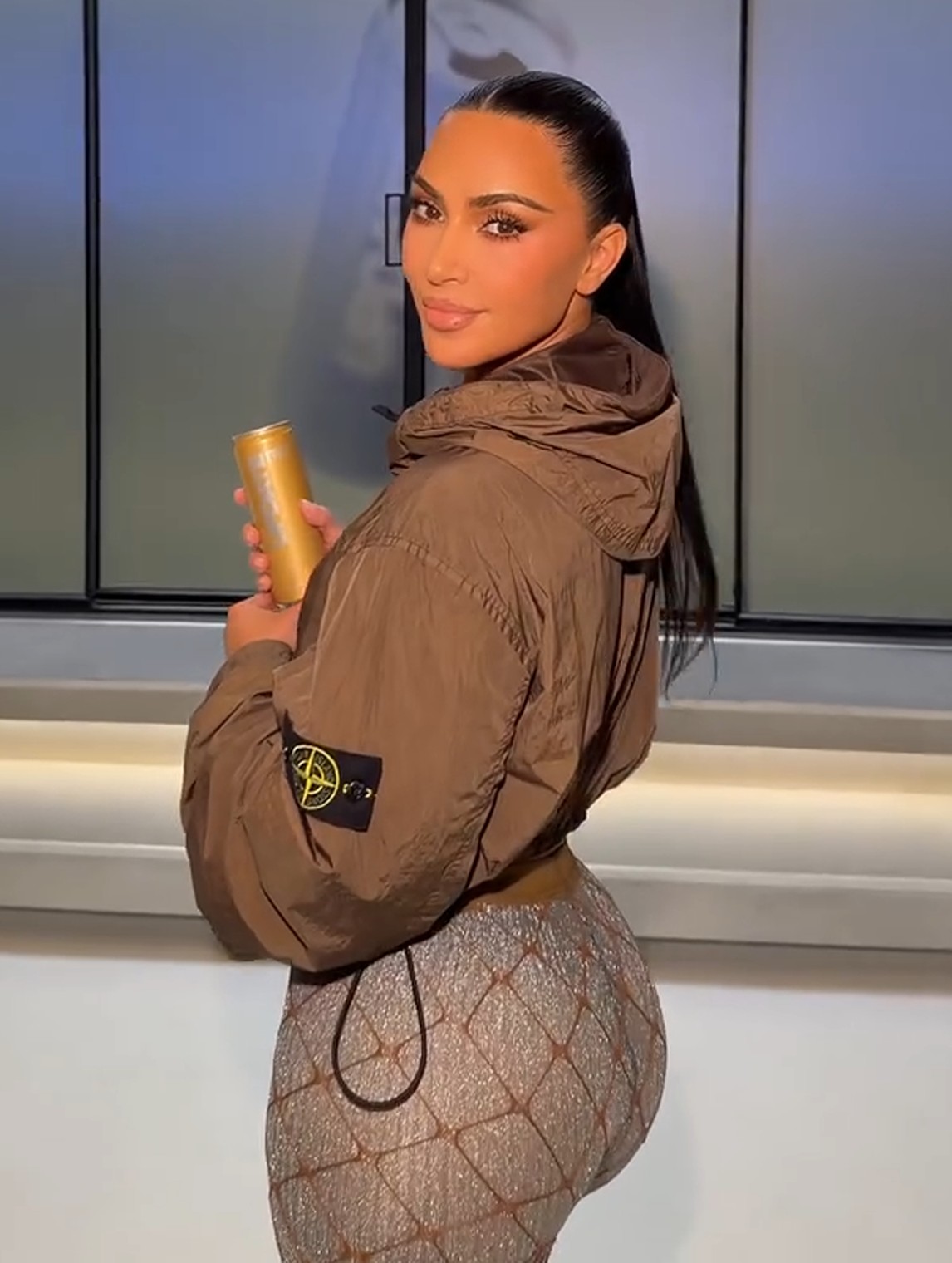 Kim Kardashian Sexy (23 Pics + Video)