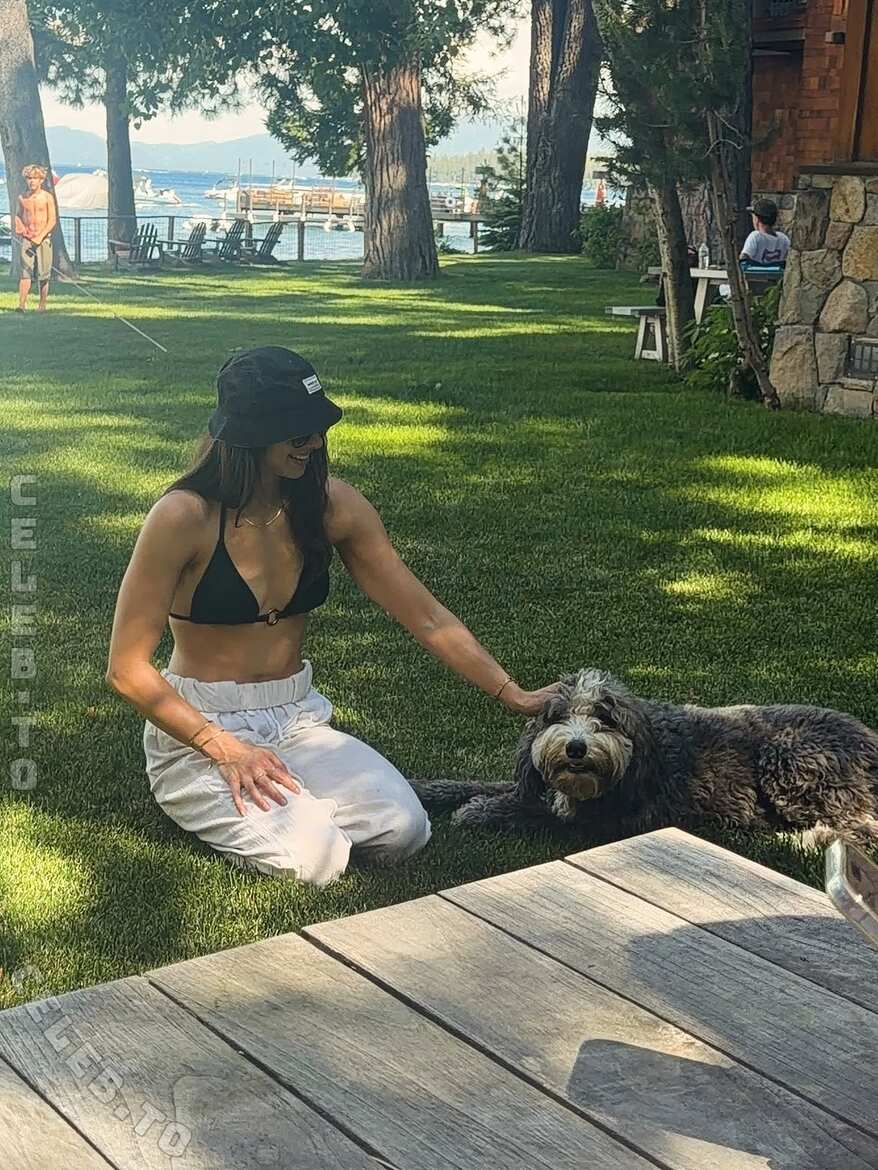 Kira Kosarin butts