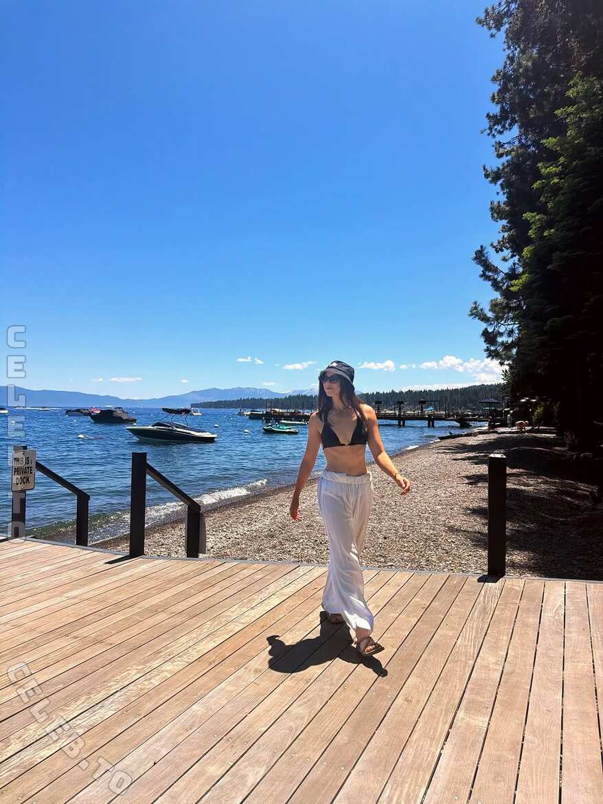 Kira Kosarin butts