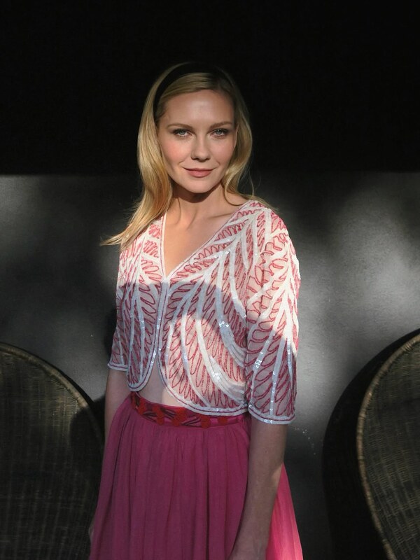 Kirsten Dunst hands