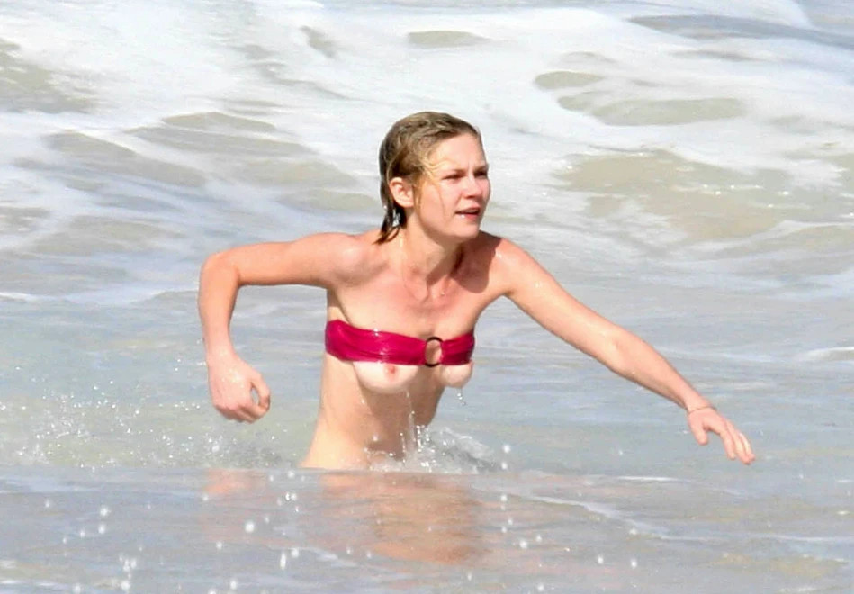 Kirsten Dunst butts