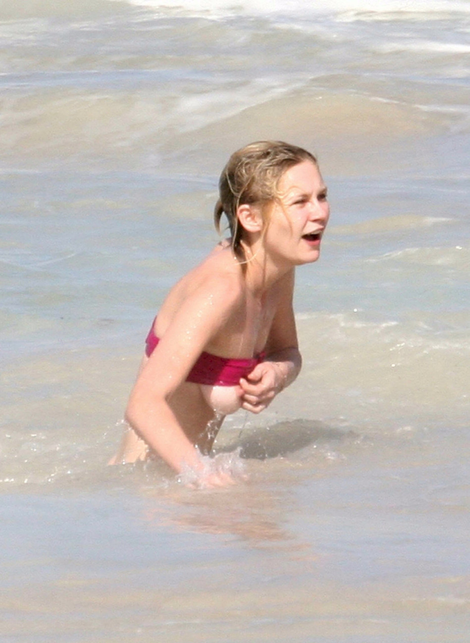 Kirsten Dunst butts