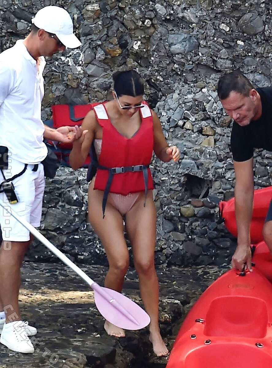 Kourtney Kardashian Nude Celebrities - Kourtneykardashian Celebrities Leaked Nudes