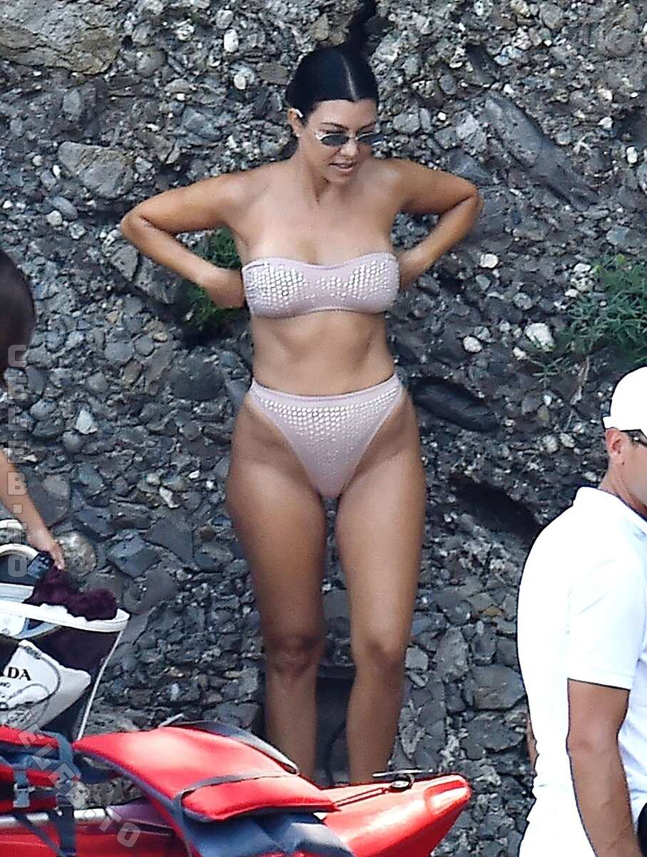 Kourtney Kardashian Nude Celebrities - Kourtneykardashian Celebrities Leaked Nudes