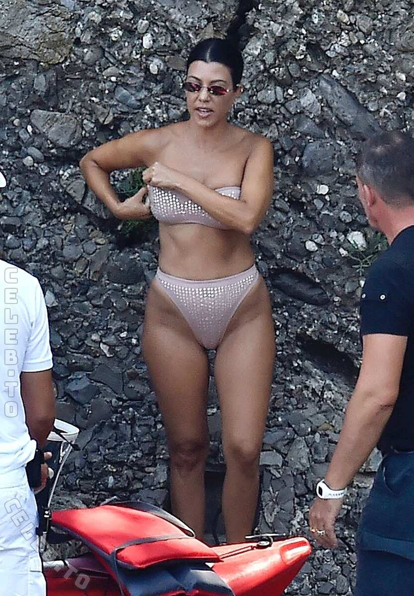Kourtney Kardashian Nude Celebrities - Kourtneykardashian Celebrities Leaked Nudes