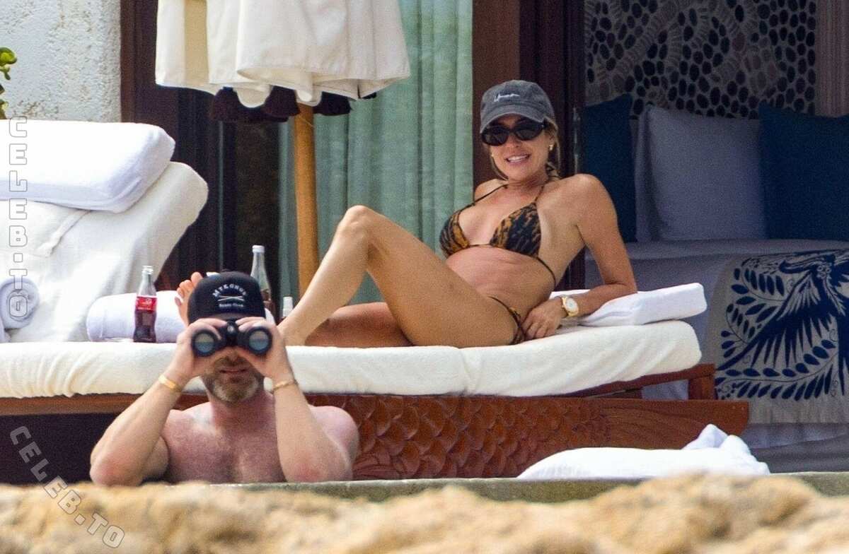 Kristin Cavallari hands