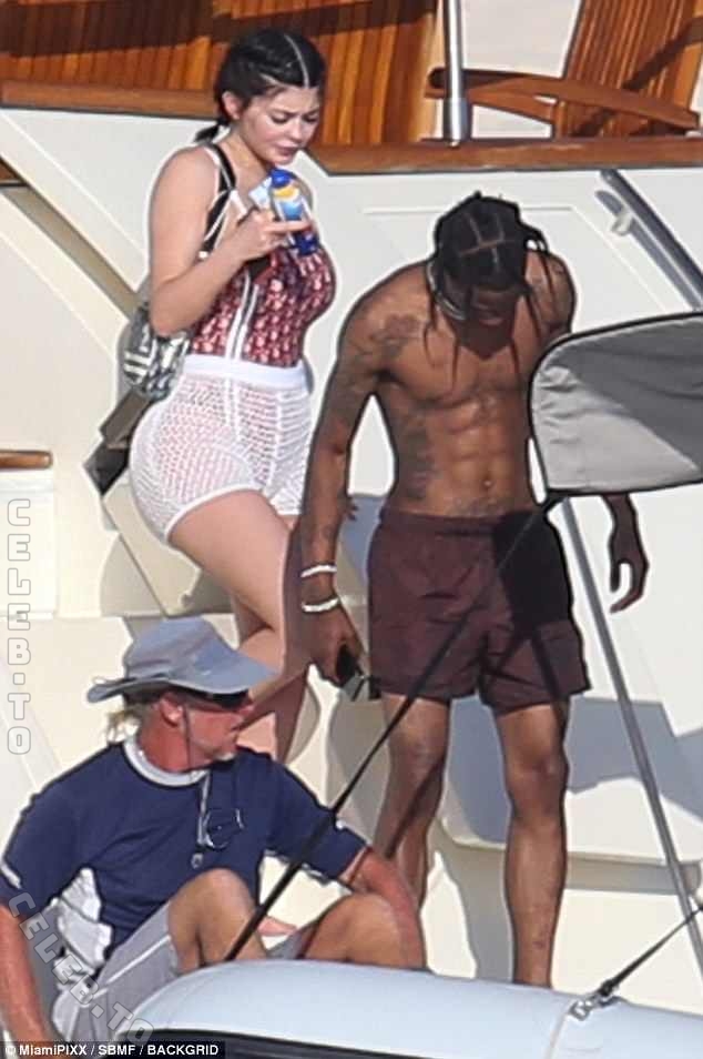 Kylie Jenner butts