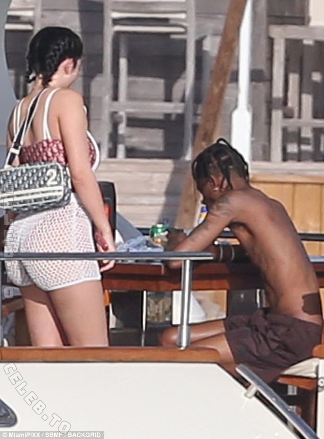 Kylie Jenner butts