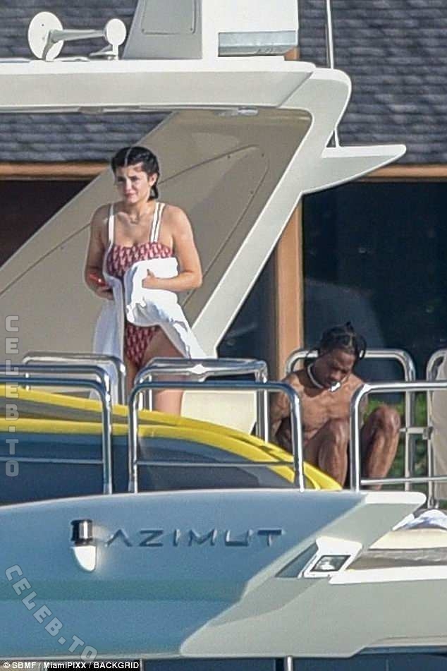 Kylie Jenner butts