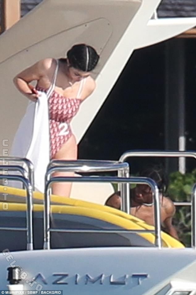 Kylie Jenner butts