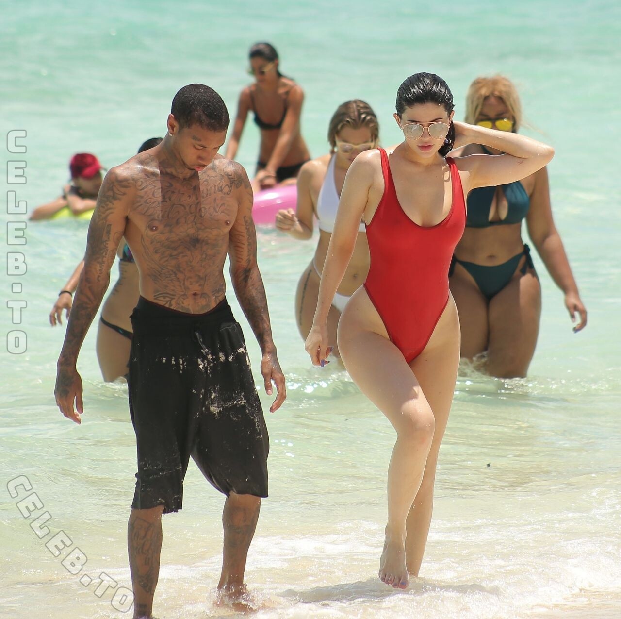 Kylie Jenner nude leaked photos