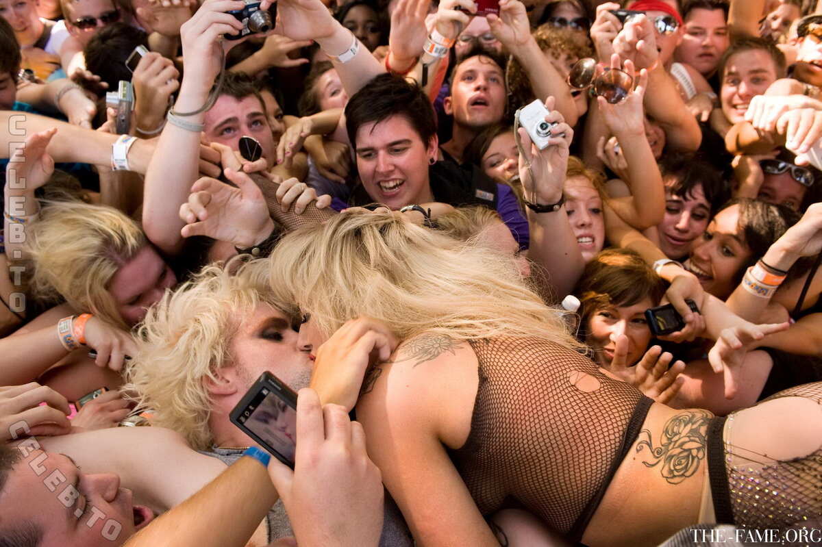 Lady Gaga legs