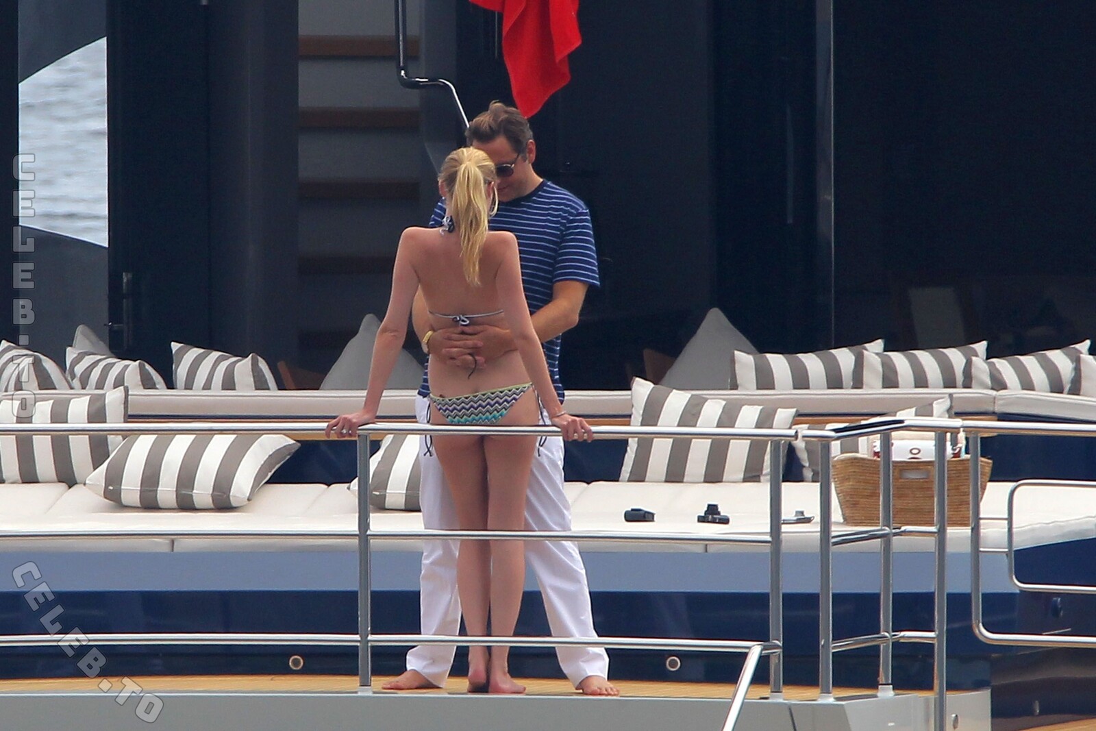 Lara Stone legs