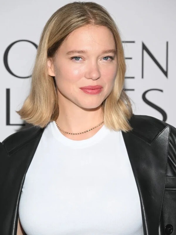 Lea Seydoux legs