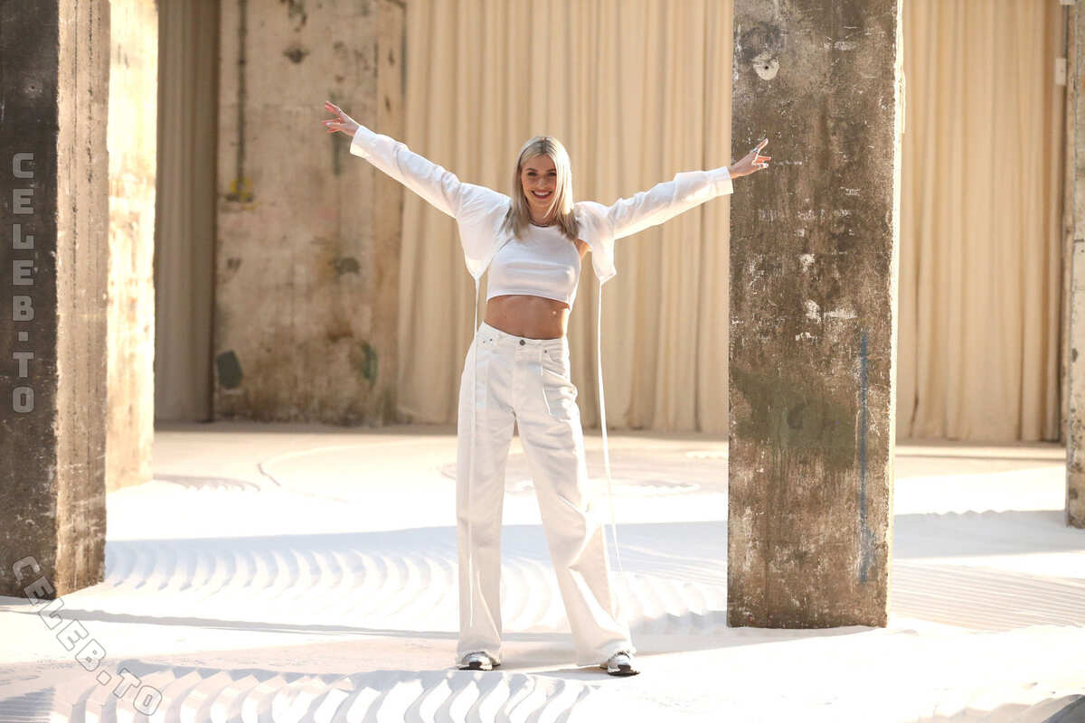 Lena Gercke Hot (14 Photos)