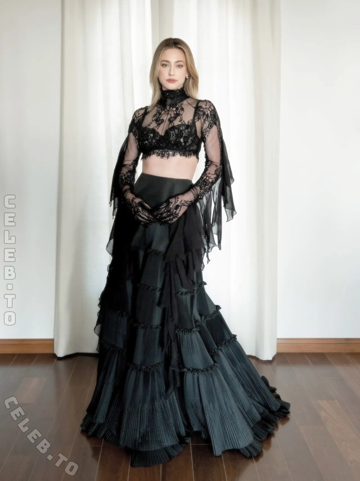 Lili Reinhart Nude And Sexy Pics