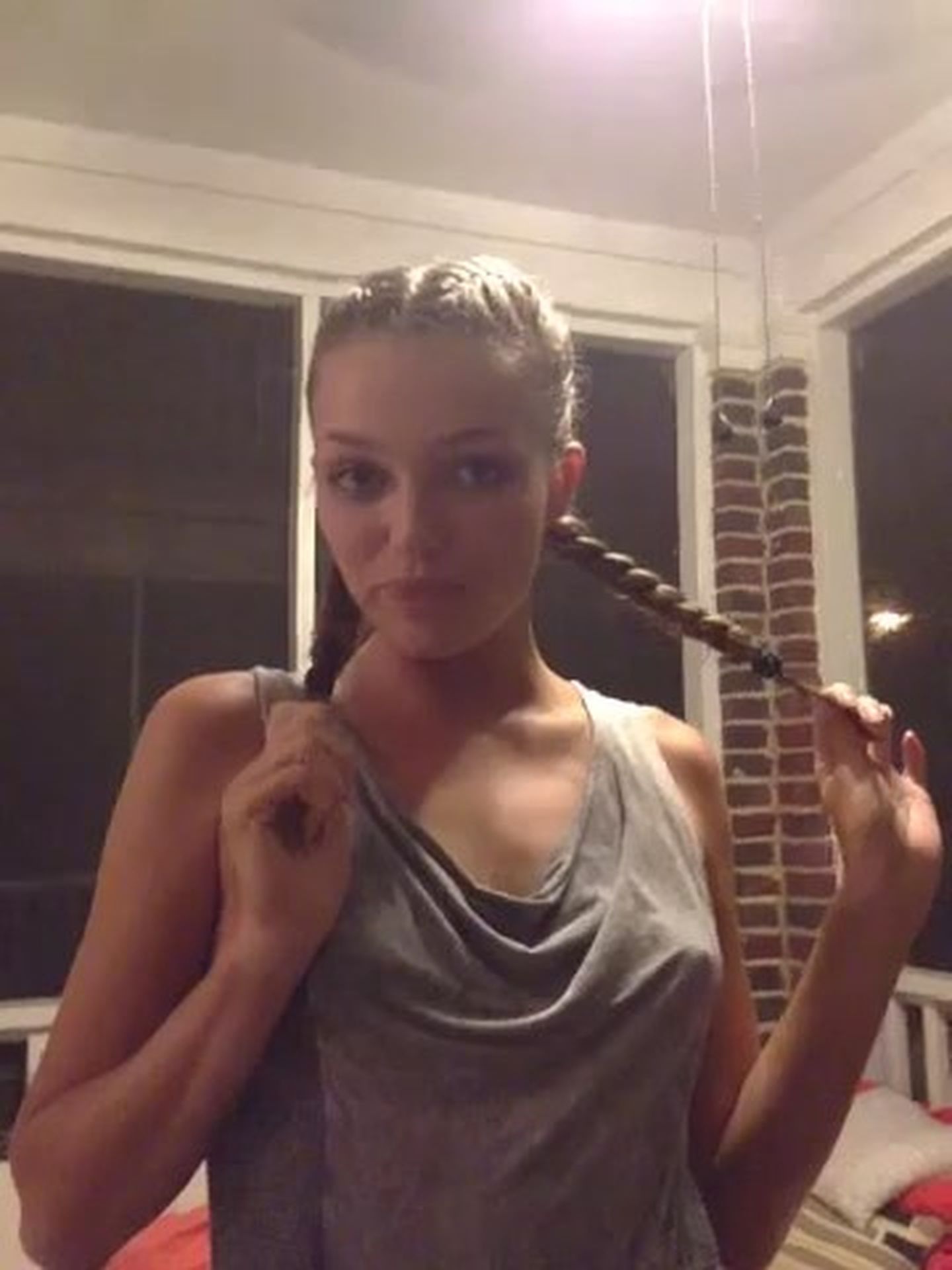 Lili Simmons nude leaked photos