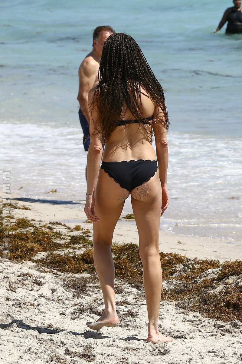Lilly Becker butts