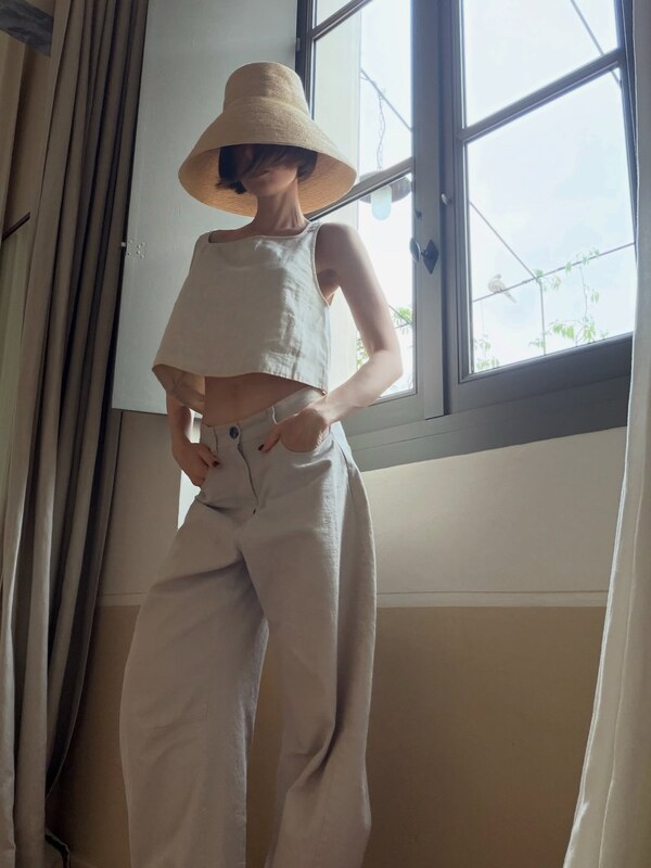 Lily Collins Nude Photos Showing Her New Boobs