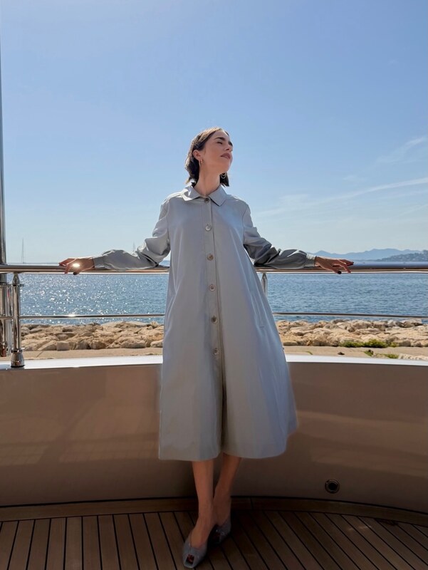 Lily Collins Nude Photos Showing Her New Boobs