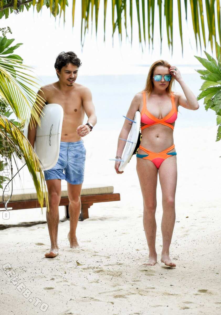 Lindsay Lohan boobs