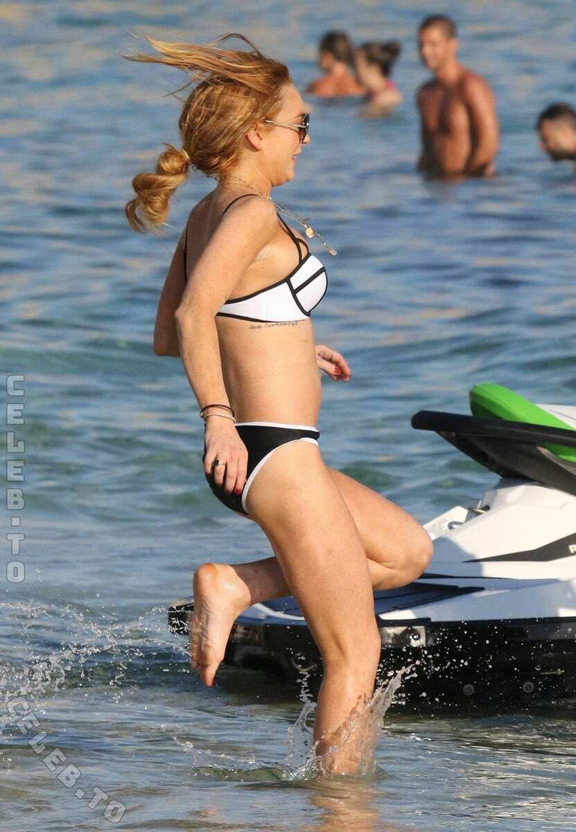 Lindsay Lohan hands